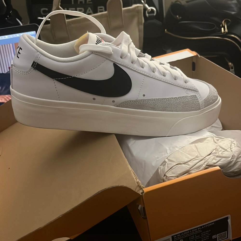 Nike blazer low platform